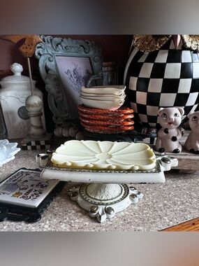 Amerock Carriage House Pedestal Soap Dish